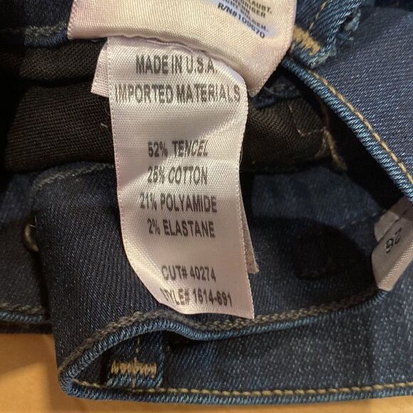 Rocket Cut Off In Ellis Citizens Of Humanity Color:Ellis - Picture 15 of 15